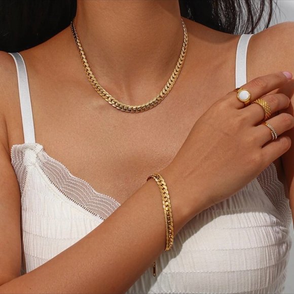 NEW FLAT CUBAN CHAIN 18K GOLD NECKLACE, NICE NECKLACE, CUTE NECKLACE. - Picture 2 of 5